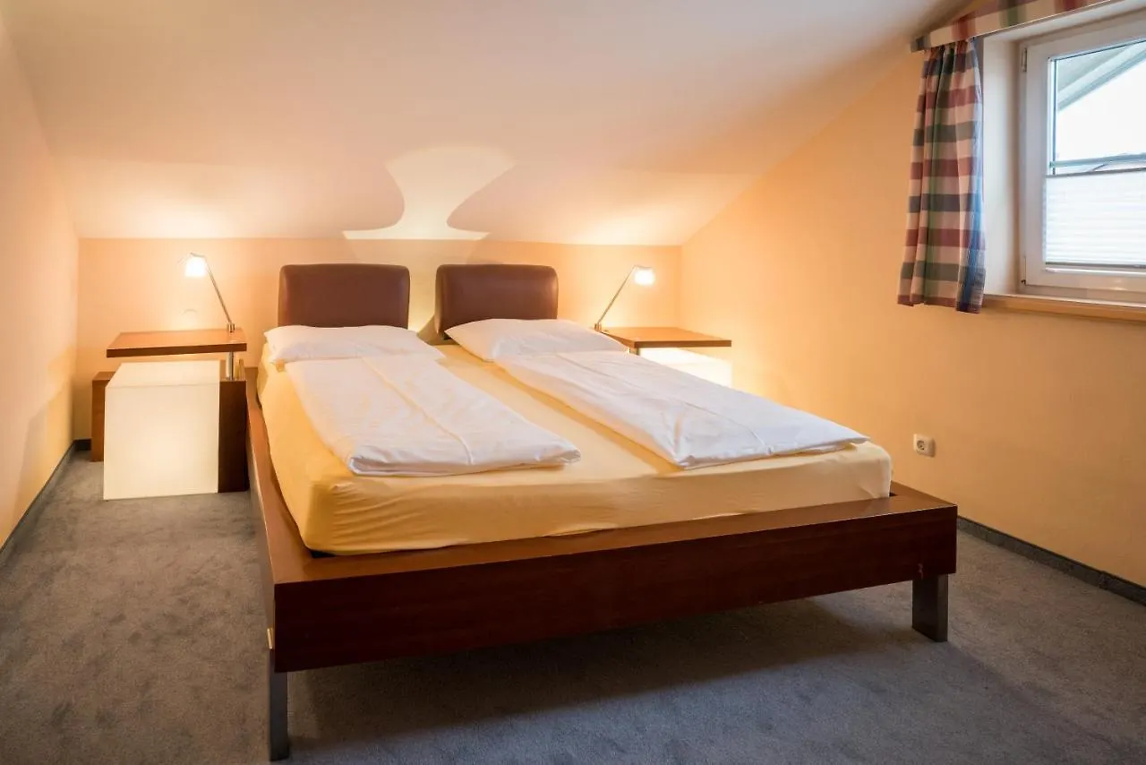 Holiday Apartments By Das Gruene Hotel Zur Post - 100 % Bio & Villa Ceconi Salisburgo