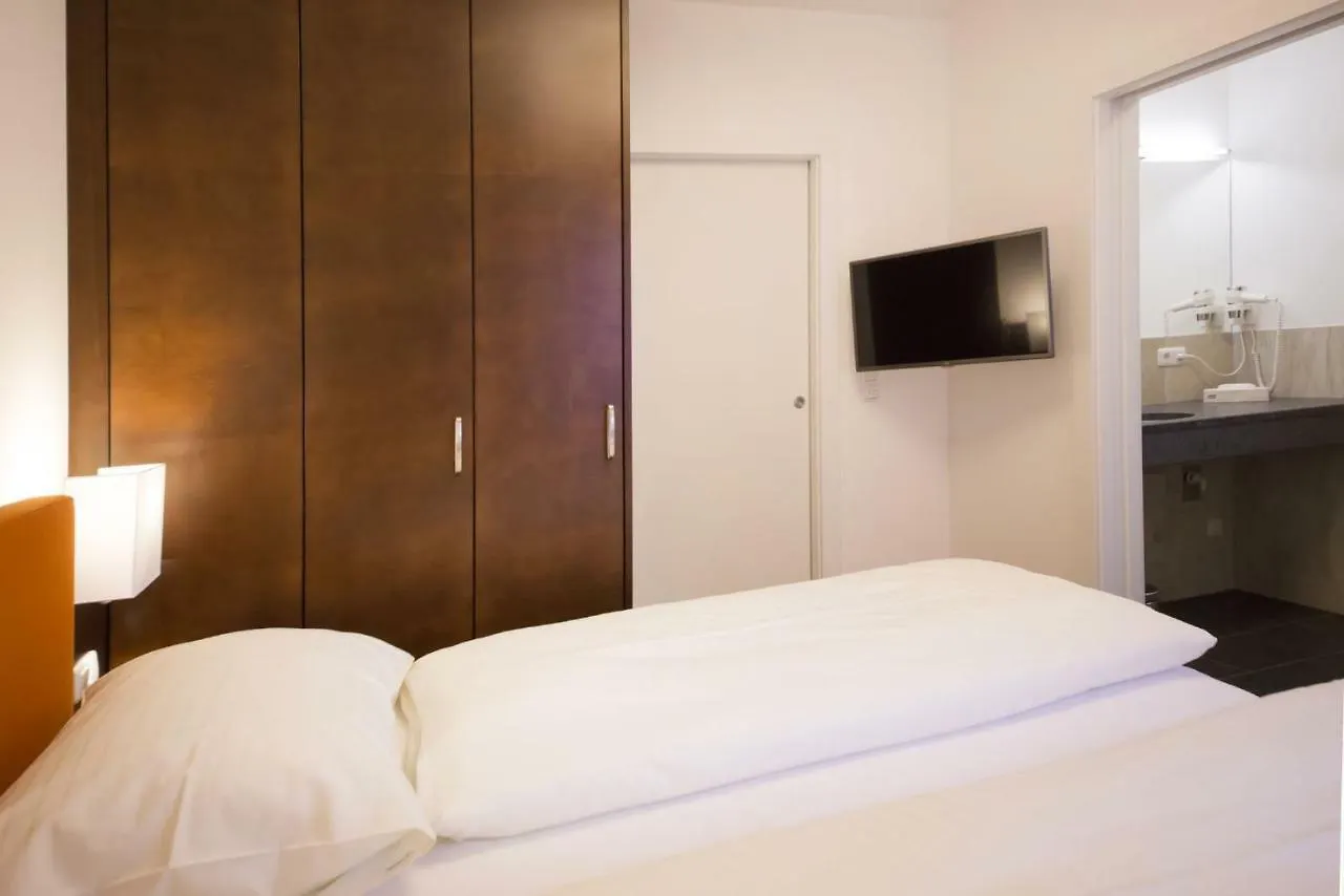 Holiday Apartments By Das Gruene Hotel Zur Post - 100 % Bio & Villa Ceconi Salisburgo Austria
