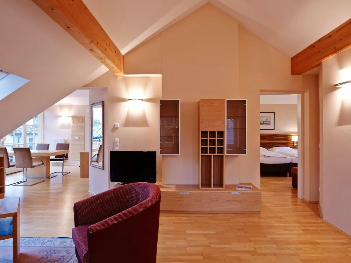 Holiday Apartments By Das Gruene Hotel Zur Post - 100 % Bio & Villa Ceconi Salisburgo 0*,