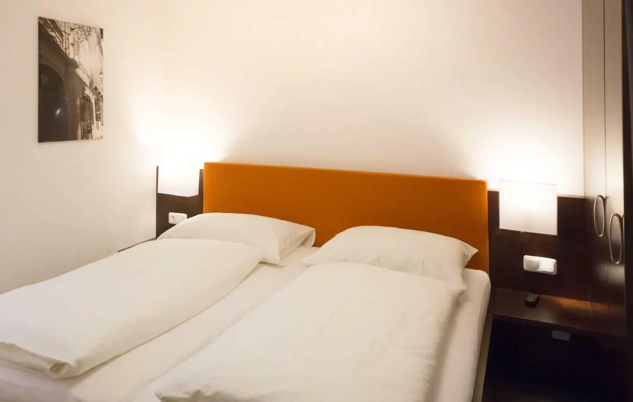 Holiday Apartments By Das Gruene Hotel Zur Post - 100 % Bio & Villa Ceconi Salisburgo
