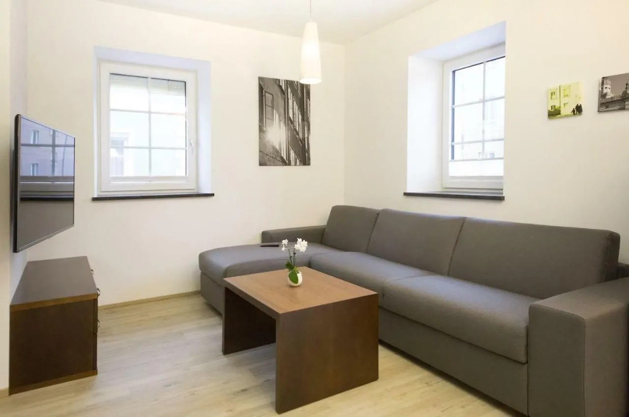 Holiday Apartments By Das Gruene Hotel Zur Post - 100 % Bio & Villa Ceconi Salisburgo Austria