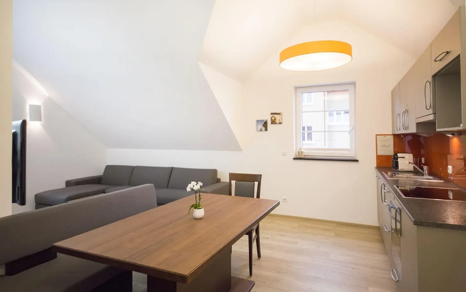 Holiday Apartments By Das Gruene Hotel Zur Post - 100 % Bio & Villa Ceconi Salzburg 0*,