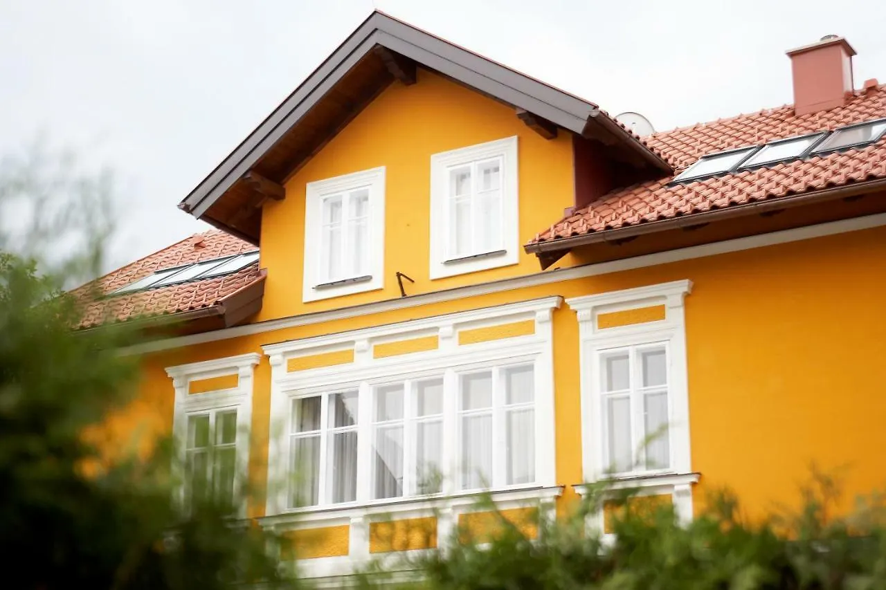 Holiday Apartments By Das Gruene Hotel Zur Post - 100 % Bio & Villa Ceconi Salzburg 0*,